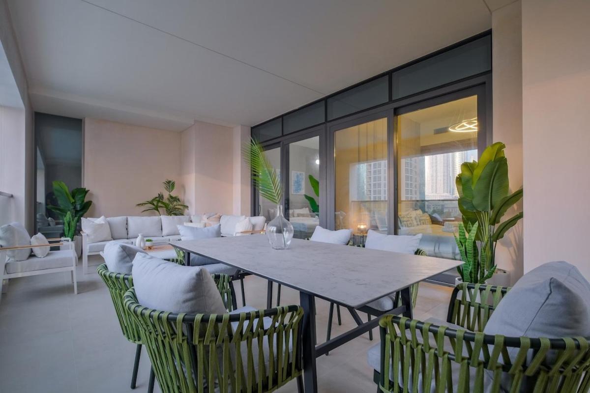 Appartement Luxurious 2-bedroom Escape With Burj Khalifa Views At Act One In Downtown Dubaï