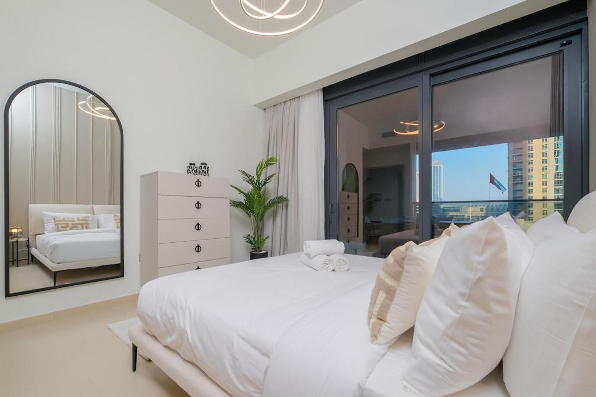 Appartement Luxurious 2-bedroom Escape With Burj Khalifa Views At Act One In Downtown Dubaï