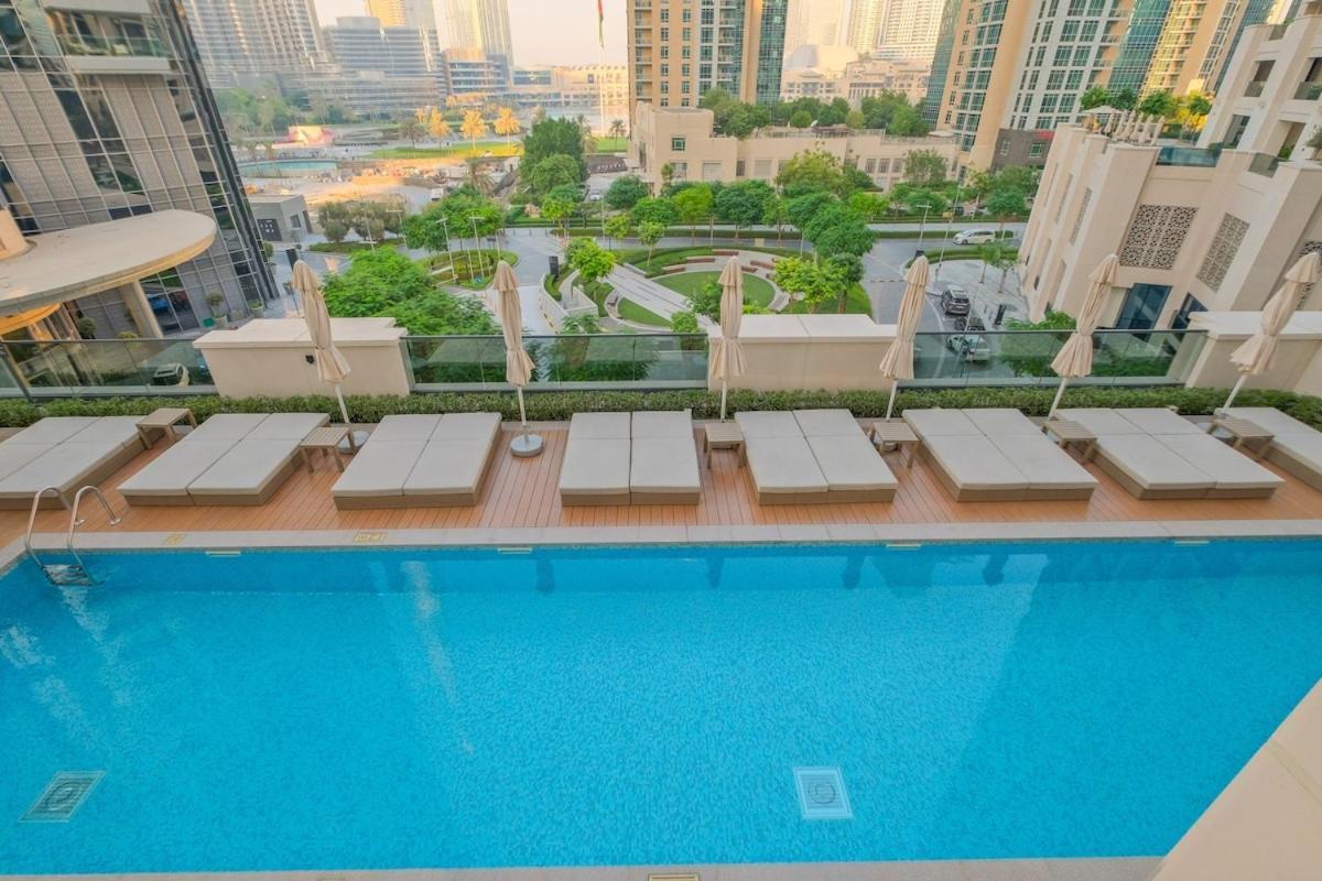 Luxurious 2-bedroom Escape With Burj Khalifa Views At Act One In Downtown Appartement