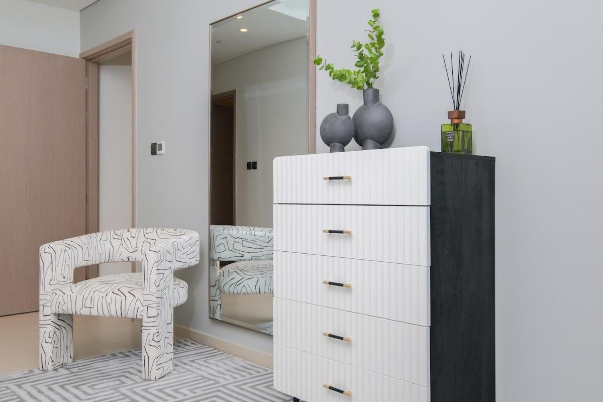 Luxurious 2-bedroom Escape With Burj Khalifa Views At Act One In Downtown Appartement