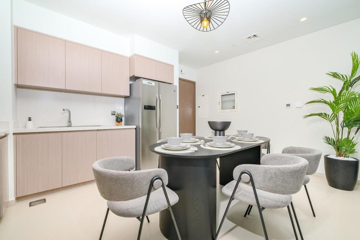 Appartement Luxurious 2-bedroom Escape With Burj Khalifa Views At Act One In Downtown